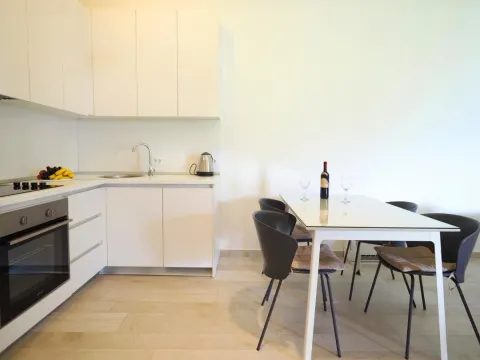 Izdavanje, jednosoban stan, 54m², Centar, Budva - image 7