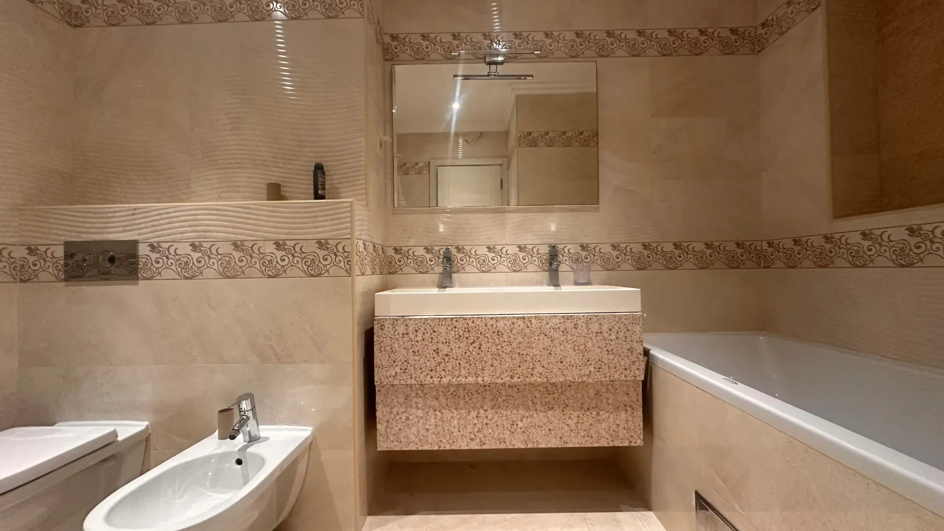 Prodaja, trosoban stan, 115m², Bečići, Budva