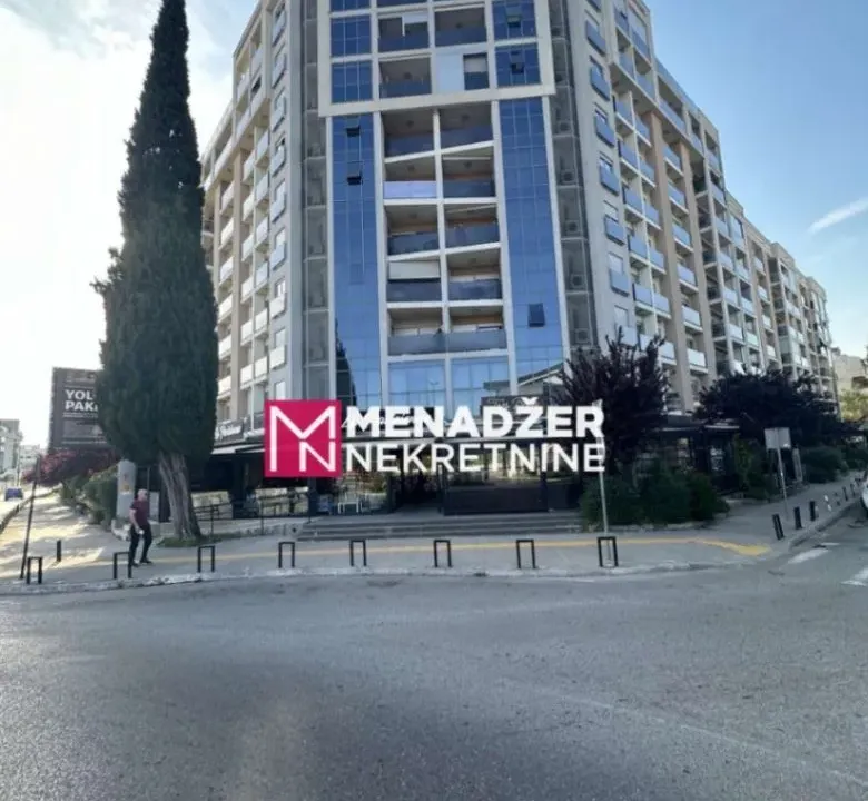 Izdavanje, trosoban stan, 105m², Preko Morače, Podgorica