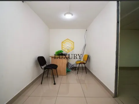 Izdavanje, poslovni prostor, 130m², Centar, Podgorica - image 4