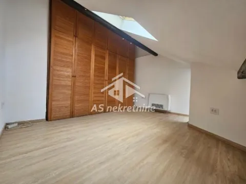 Izdavanje, kuća, 124m², Slavija, Vračar Sve Podlokacije - image 17