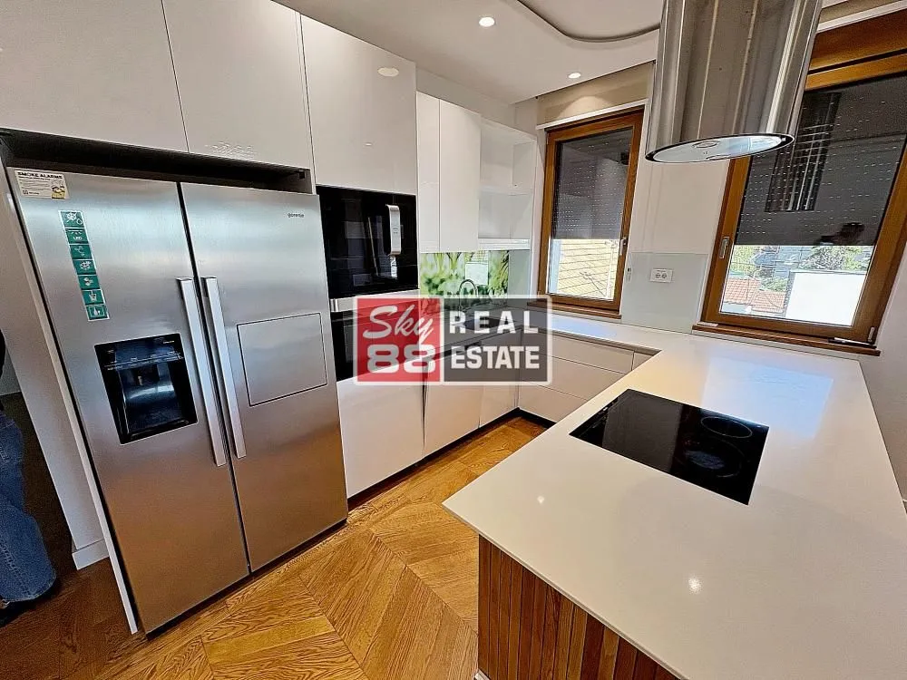 Rent, four bedroom apartment, 120m², Savski Venac, Beograd