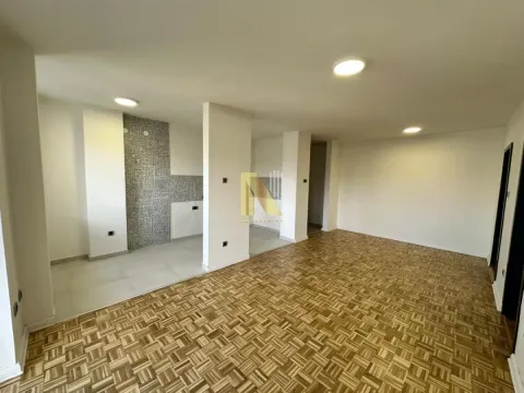Sale, two bedroom apartment, 55m², Adamovićevo Naselje, Novi Sad Sve Podlokacije - image 3