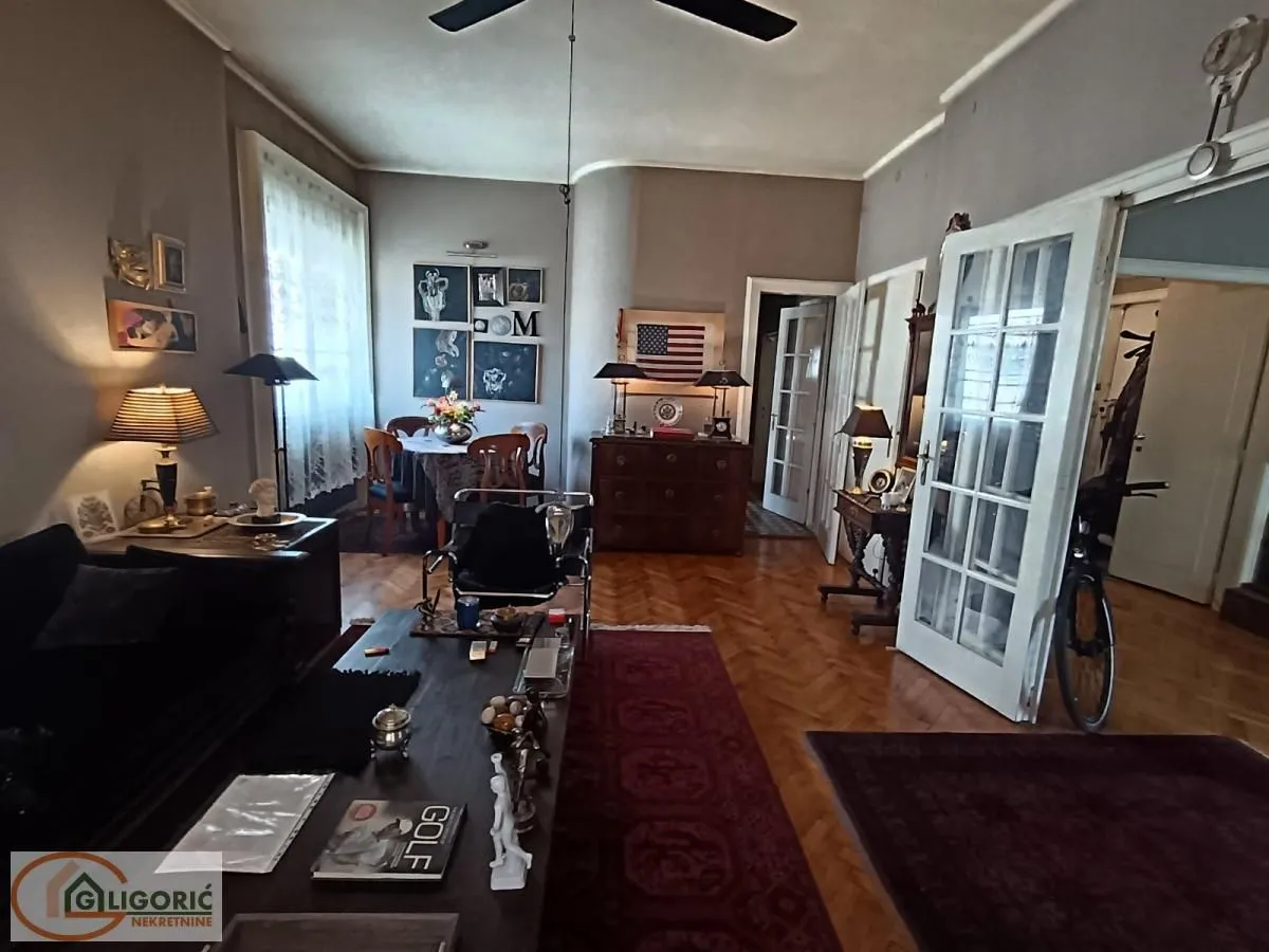 Prodaja, trosoban stan, 90m², Stari Grad, Beograd