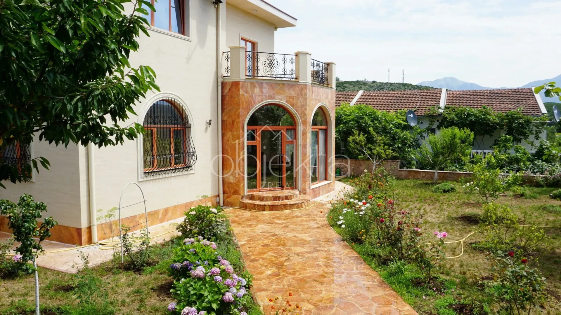 Sale, house, 324m², Tivat, Crna Gora