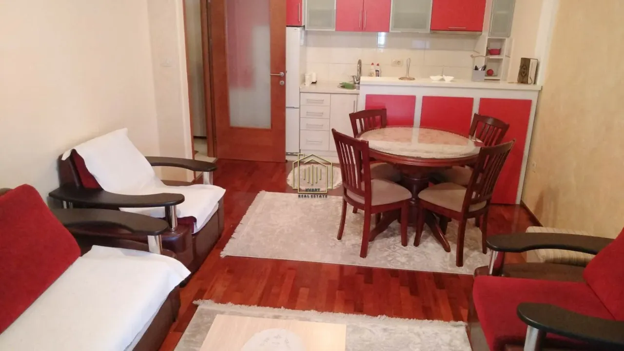 Izdavanje, jednosoban stan, 46m², Stari Aerodrom, Podgorica