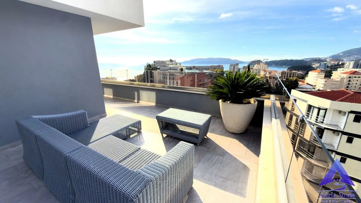 Sale, three bedroom apartment, 184m², Bečići, Budva