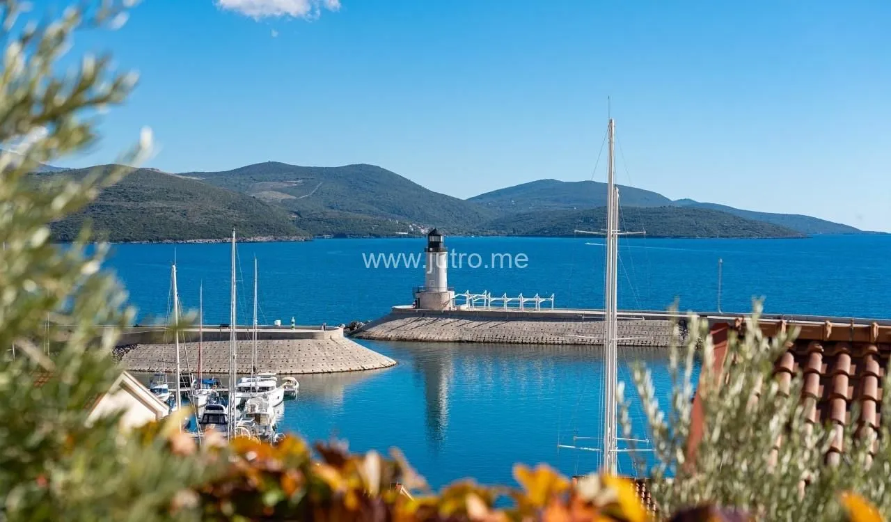 Prodaja, trosoban stan, 190m², Luštica Bay, Tivat