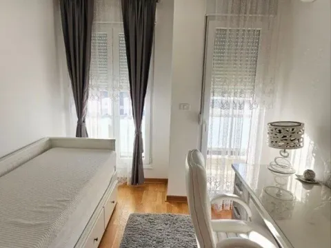 Izdavanje, dvosoban stan, 64m², City Kvart, Podgorica - image 4