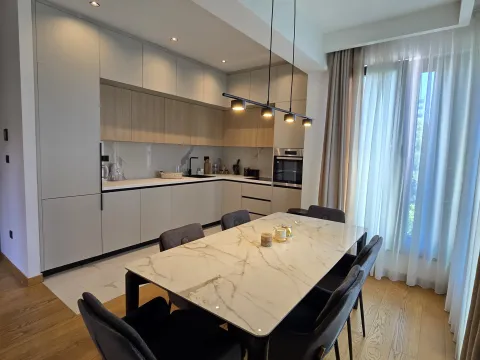 Izdavanje, trosoban stan, 85m², Vezirov Most, Podgorica - image 33