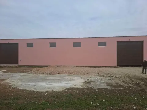 Izdavanje, poslovni prostor, 1000m², Zemun Ugrinovci, Zemun Sve Podlokacije - image 2