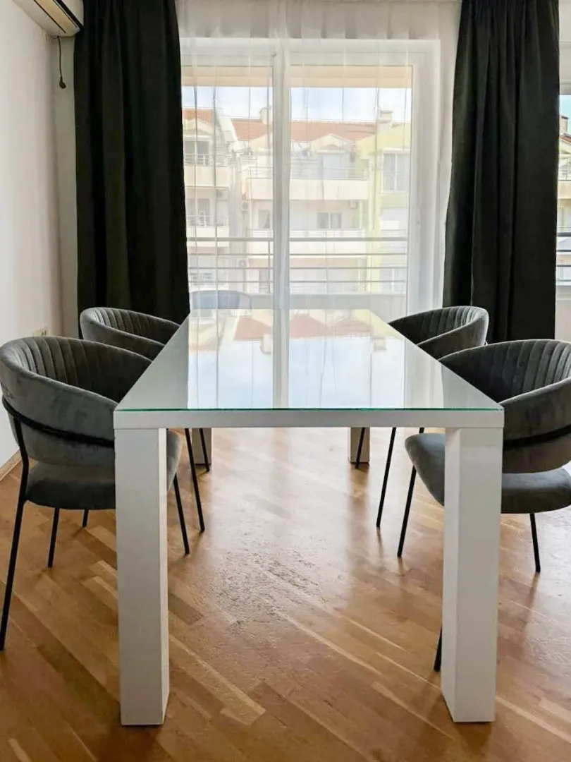 Izdavanje, jednosoban stan, 62m², Babilonija, Budva