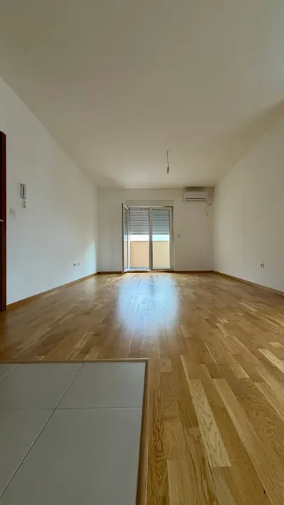 Prodaja, dvosoban stan, 73m², Tuški Put, Podgorica
