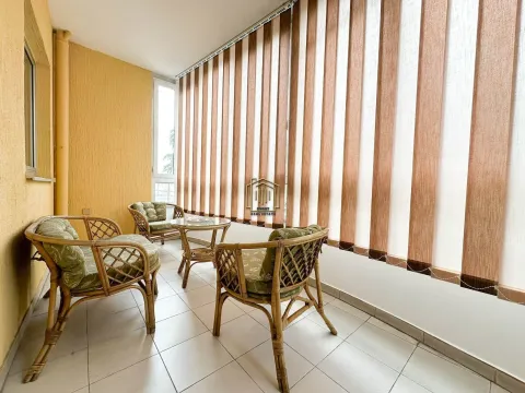 Izdavanje, trosoban stan, 120m², Pobrežje, Podgorica - image 17