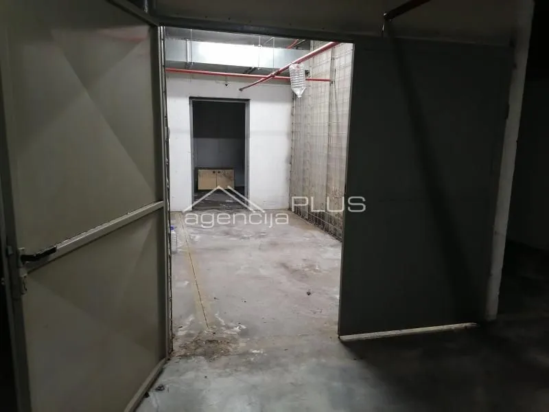 Sale, parking/garage, 12m², Bulbulder, Zvezdara Sve Podlokacije