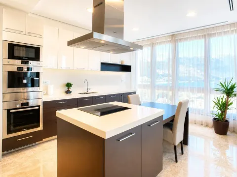 Rent, two bedroom apartment, 180m², Budva, Crna Gora - image 6
