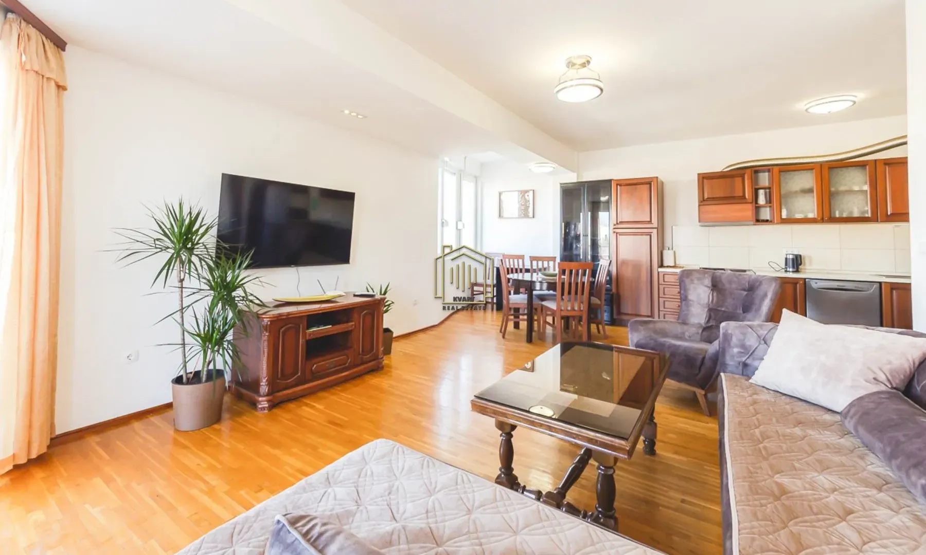 Izdavanje, dvosoban stan, 90m², Zabjelo, Podgorica