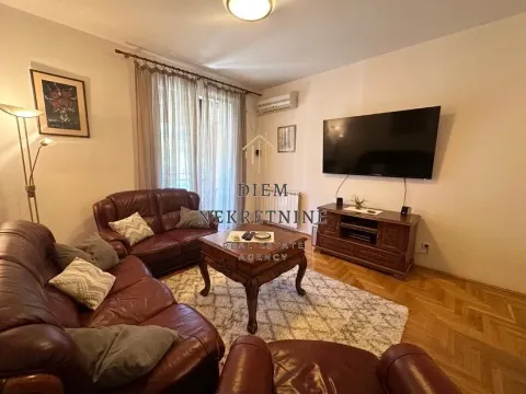 Izdavanje, dvosoban stan, 72m², Podgorica, Crna Gora - image 1