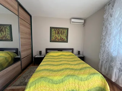 Rent, three bedroom apartment, 90m², Blok 6, Podgorica - image 7