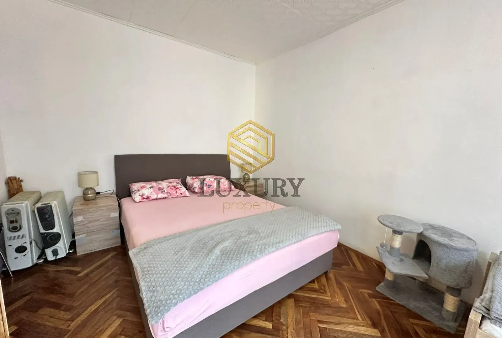 Prodaja, jednosoban stan, 46m², Centar, Kotor