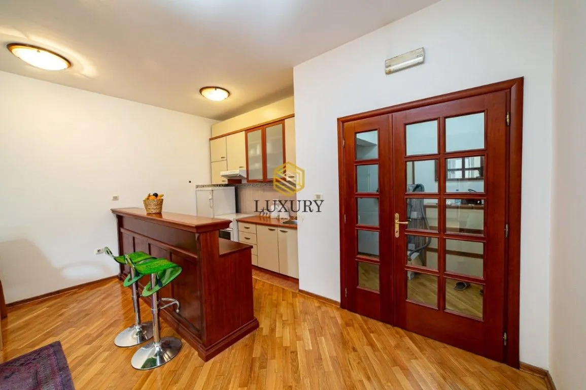 Rent, one bedroom apartment, 67m², Centar, Budva