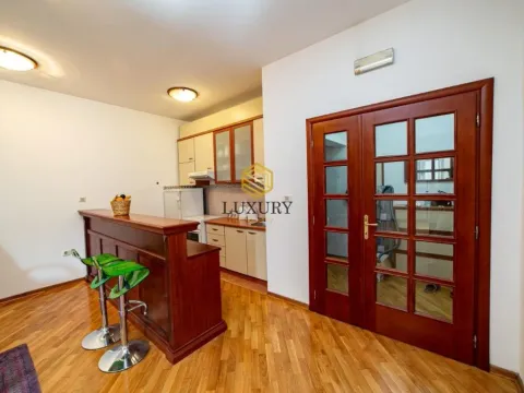 Izdavanje, jednosoban stan, 67m², Centar, Budva - image 3