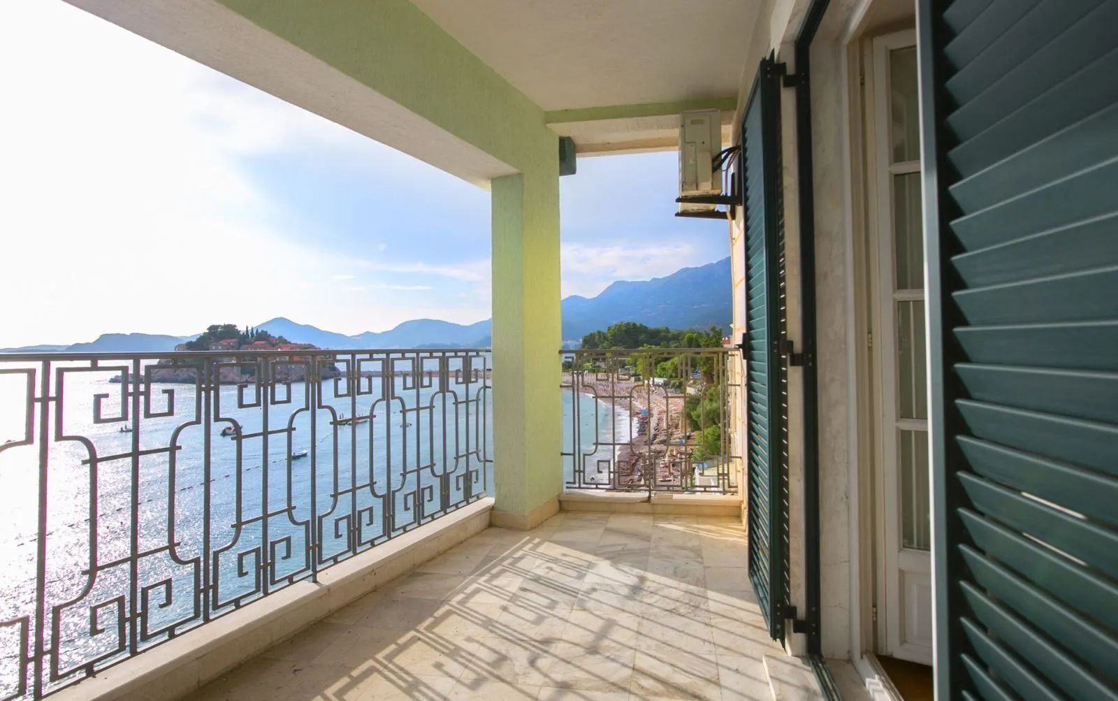 Sale, three bedroom apartment, 90m², Sveti Stefan, Budva