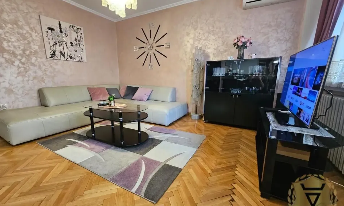Izdavanje, trosoban stan, 85m², Slavija, Vračar Sve Podlokacije