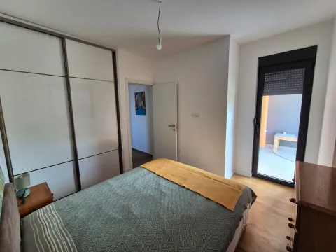 Rent, one bedroom apartment, 40m², Šušanj, Bar - image 4
