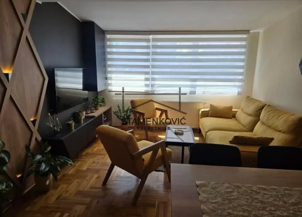 Prodaja, četvorosoban stan, 72m², Nova Detelinara, Novi Sad Sve Podlokacije