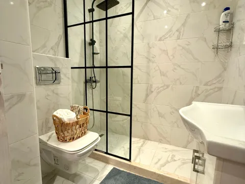 Izdavanje, jednosoban stan, 60m², Centar, Podgorica - image 8