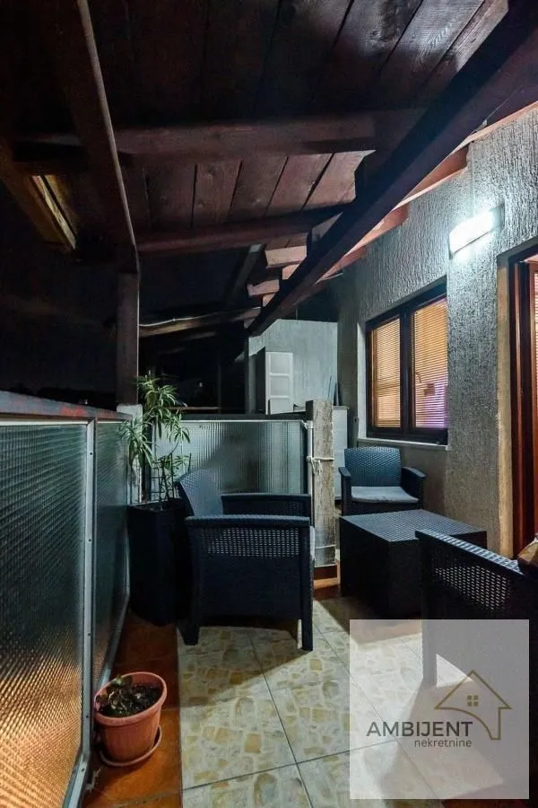 Prodaja, četvorosoban stan, 104m², Stari Grad, Beograd