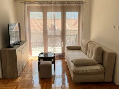 Izdavanje, dvosoban stan, 88m², Muo, Kotor - image 3