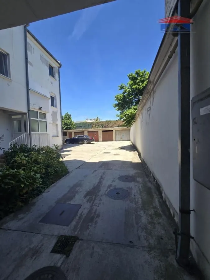 Prodaja, trosoban stan, 80m², Adamovićevo Naselje, Novi Sad Sve Podlokacije