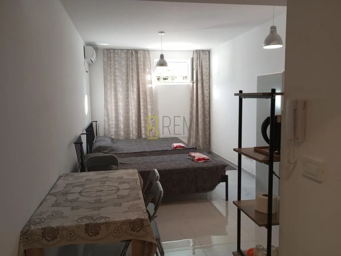 Prodaja, garsonjera, 27m², Podgorica, Crna Gora