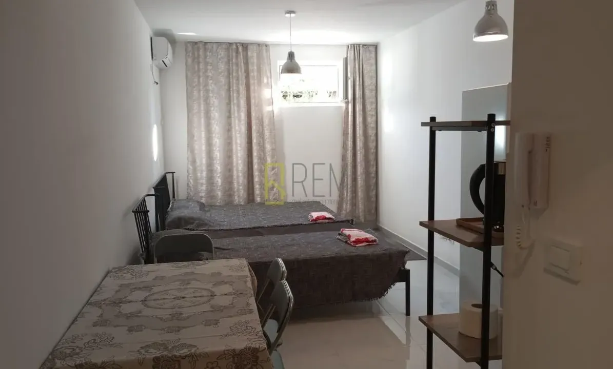 Prodaja, garsonjera, 27m², Podgorica, Crna Gora
