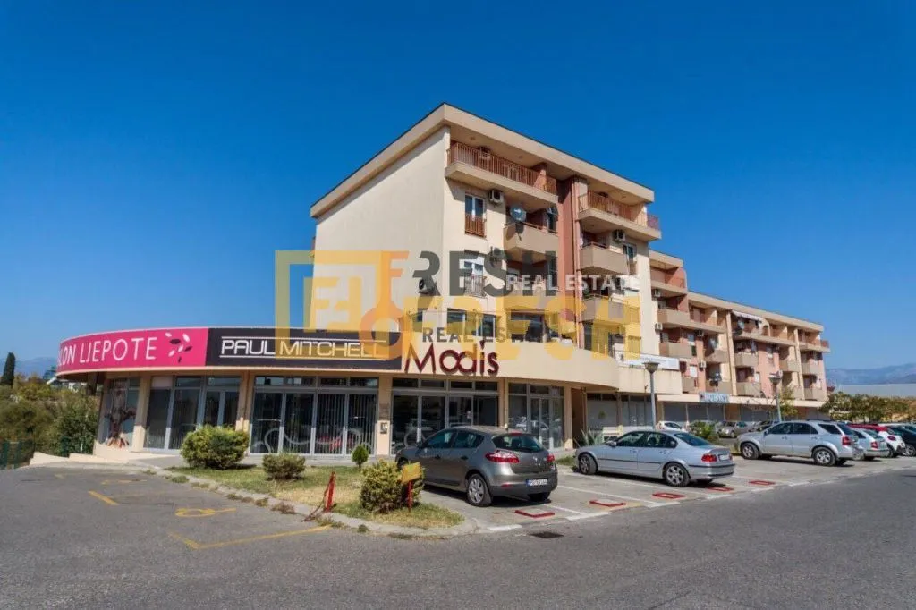 Izdavanje, trosoban stan, 97m², Krivi Most, Podgorica