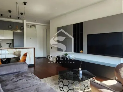 Izdavanje, trosoban stan, 75m², Novi Beograd Blok 67, Novi Beograd Sve Podlokacije - image 1