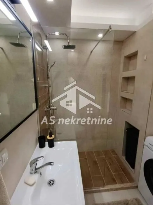 Izdavanje, stan, 45m², Stari Merkator, Novi Beograd Sve Podlokacije