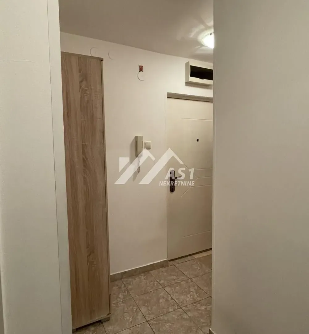 Prodaja, jednosoban stan, 36m², Bulevar patrijarha Pavla, Novi Sad Sve Podlokacije