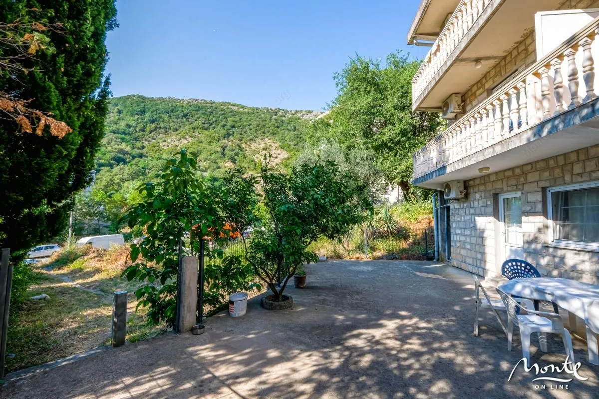 Sale, house, 195m², Bečići, Budva