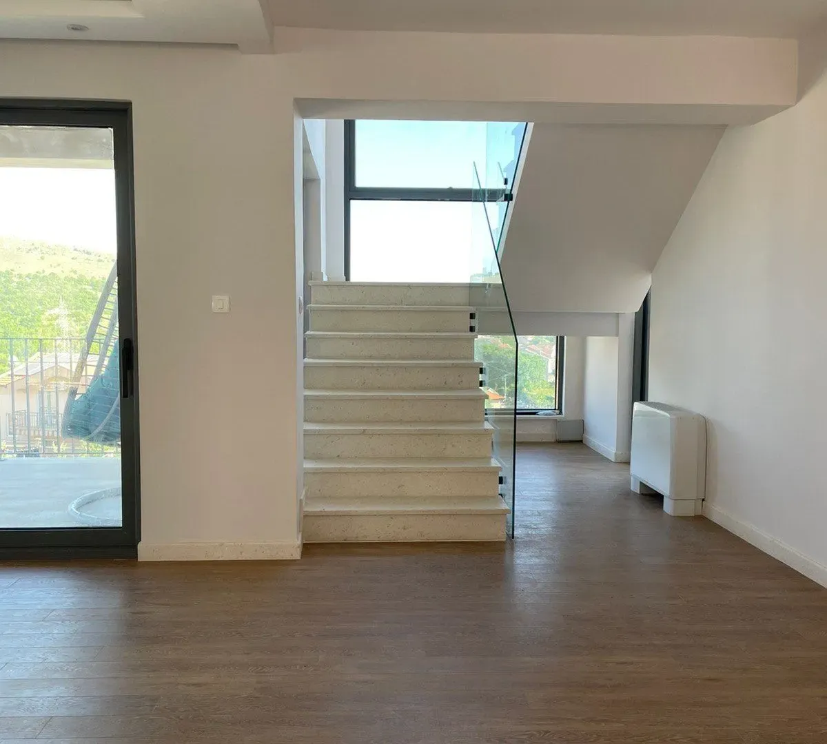 Rent, house, 300m², Vranići, Podgorica