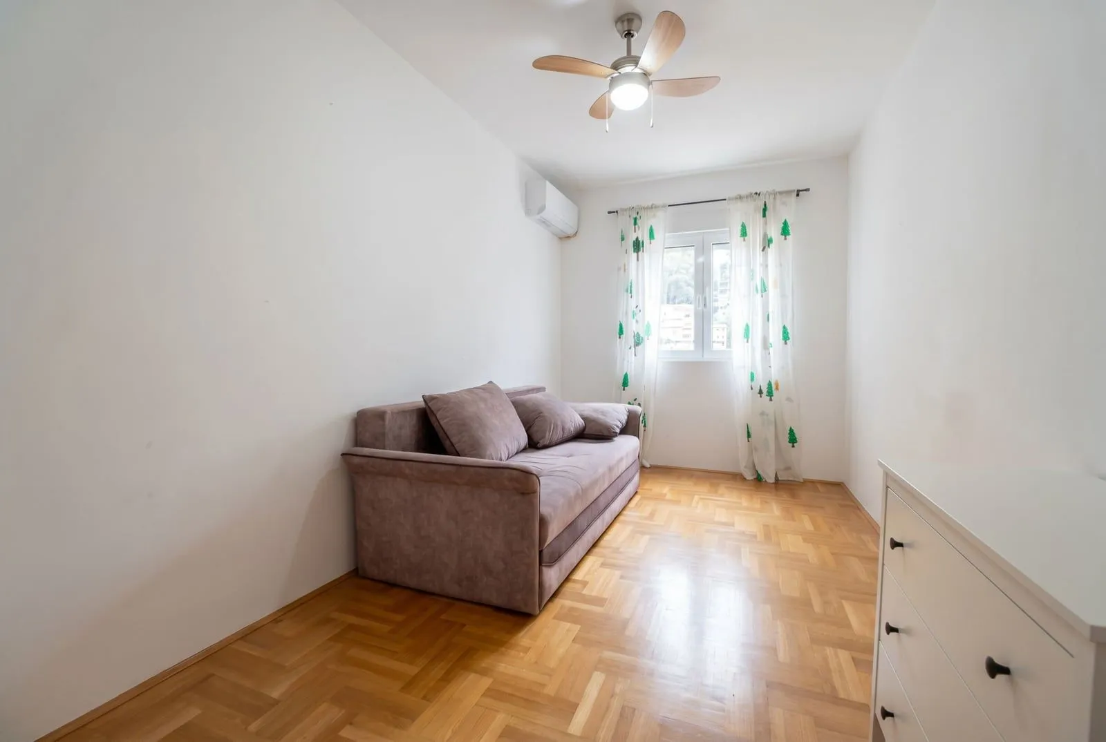 Prodaja, trosoban stan, 75m², Budva, Crna Gora