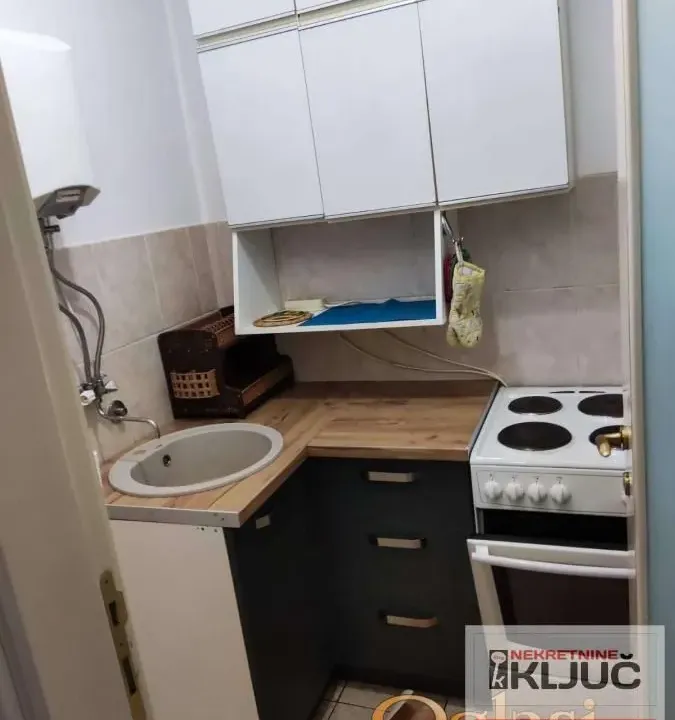 Izdavanje, dvosoban stan, 31m², Grbavica, Novi Sad Sve Podlokacije