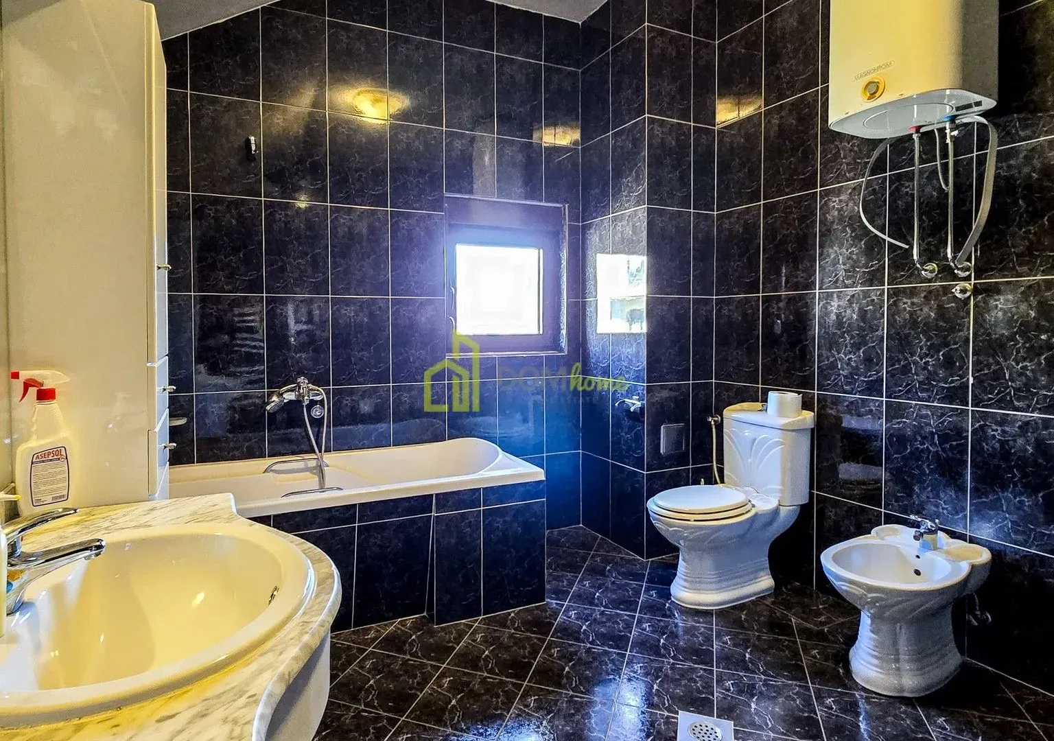 Rent, house, 380m², Gorica C, Podgorica