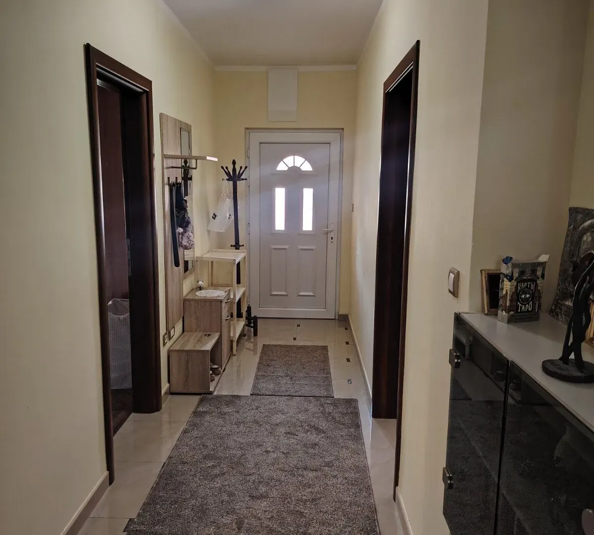 Izdavanje, dvosoban stan, 65m², Meljine, Herceg Novi