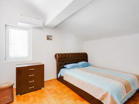 Sale, two bedroom apartment, 82m², Budva, Crna Gora - image 11