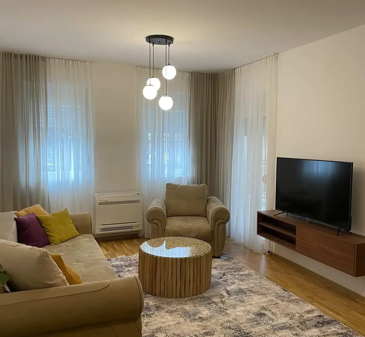 Izdavanje, dvosoban stan, 87m², Momišići, Podgorica