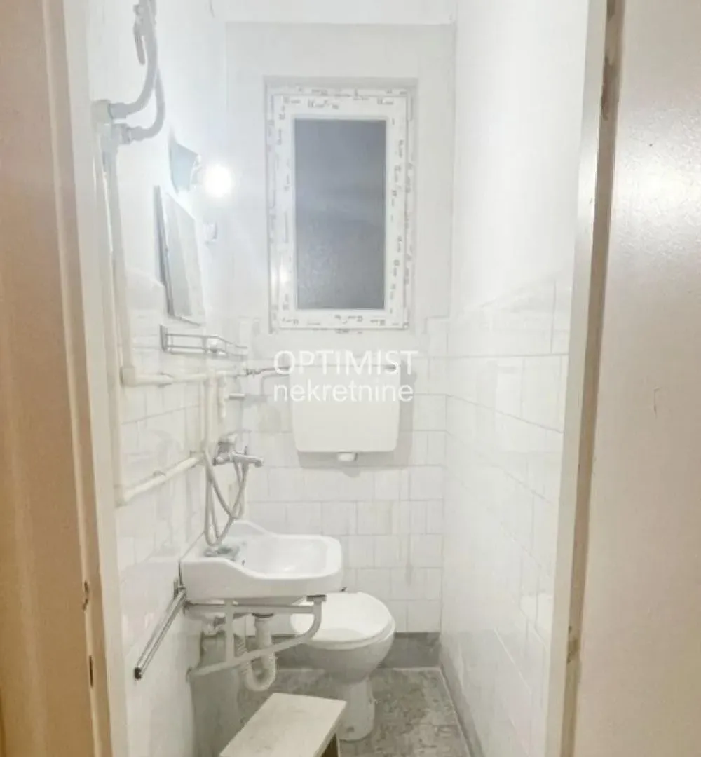 Sale, four bedroom apartment, 97m², Stari Grad, Beograd