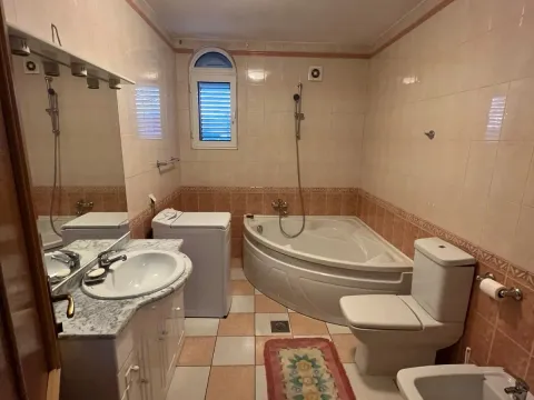 Rent, house, 400m², Zlatica, Podgorica - image 3